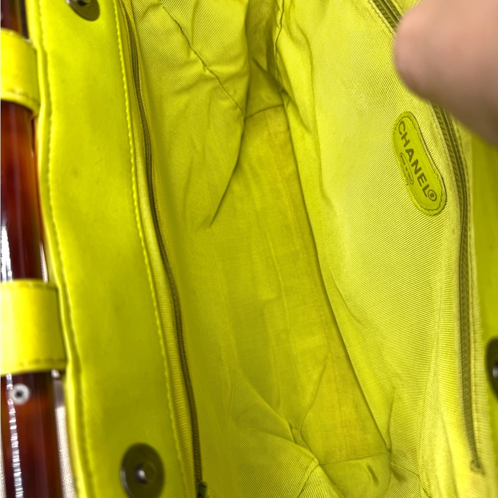 Authentic CHANEL Tortoise Top Handle Bag lime yellow leather guilted medium - Picture 12 of 16